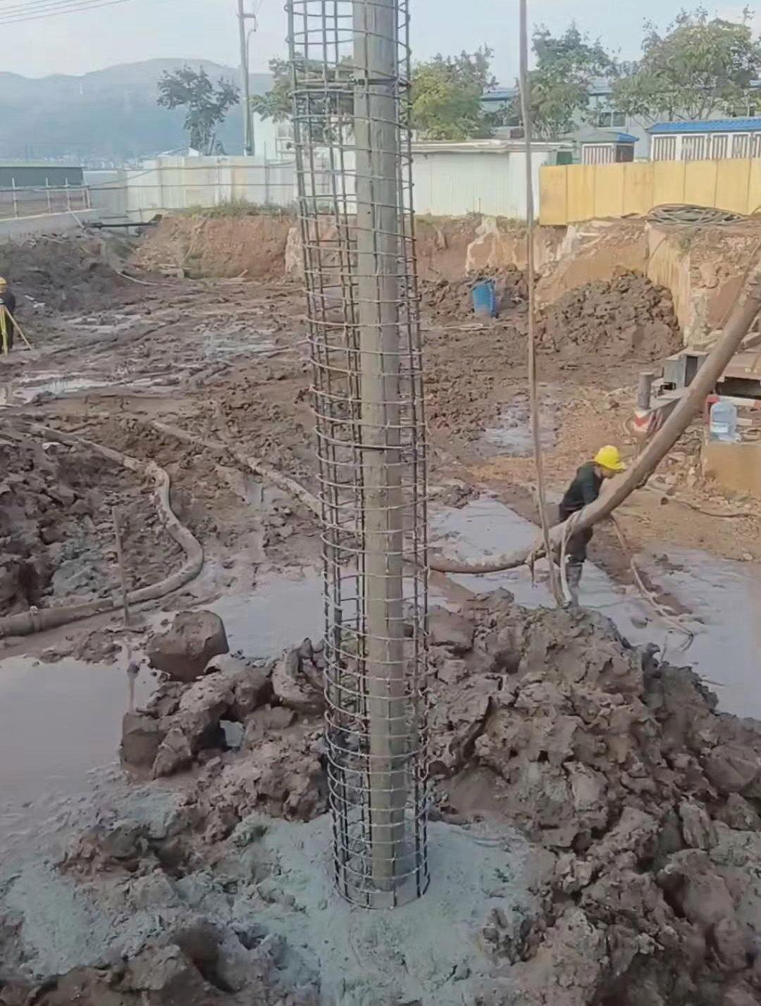 新乡长螺旋钻孔压灌桩